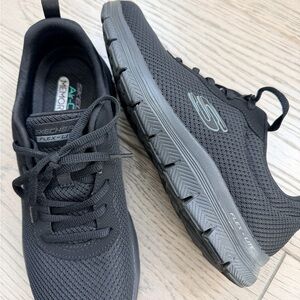 Skechers women’s Black Athletic Shoes